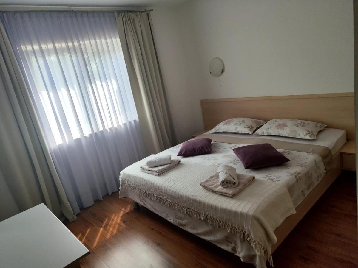 Apartments Snjezana Novi Vinodolski Exteriör bild