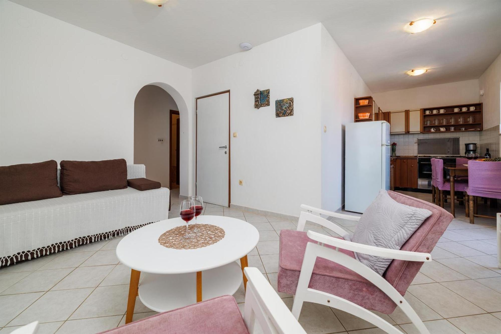 Apartments Snjezana Novi Vinodolski Exteriör bild