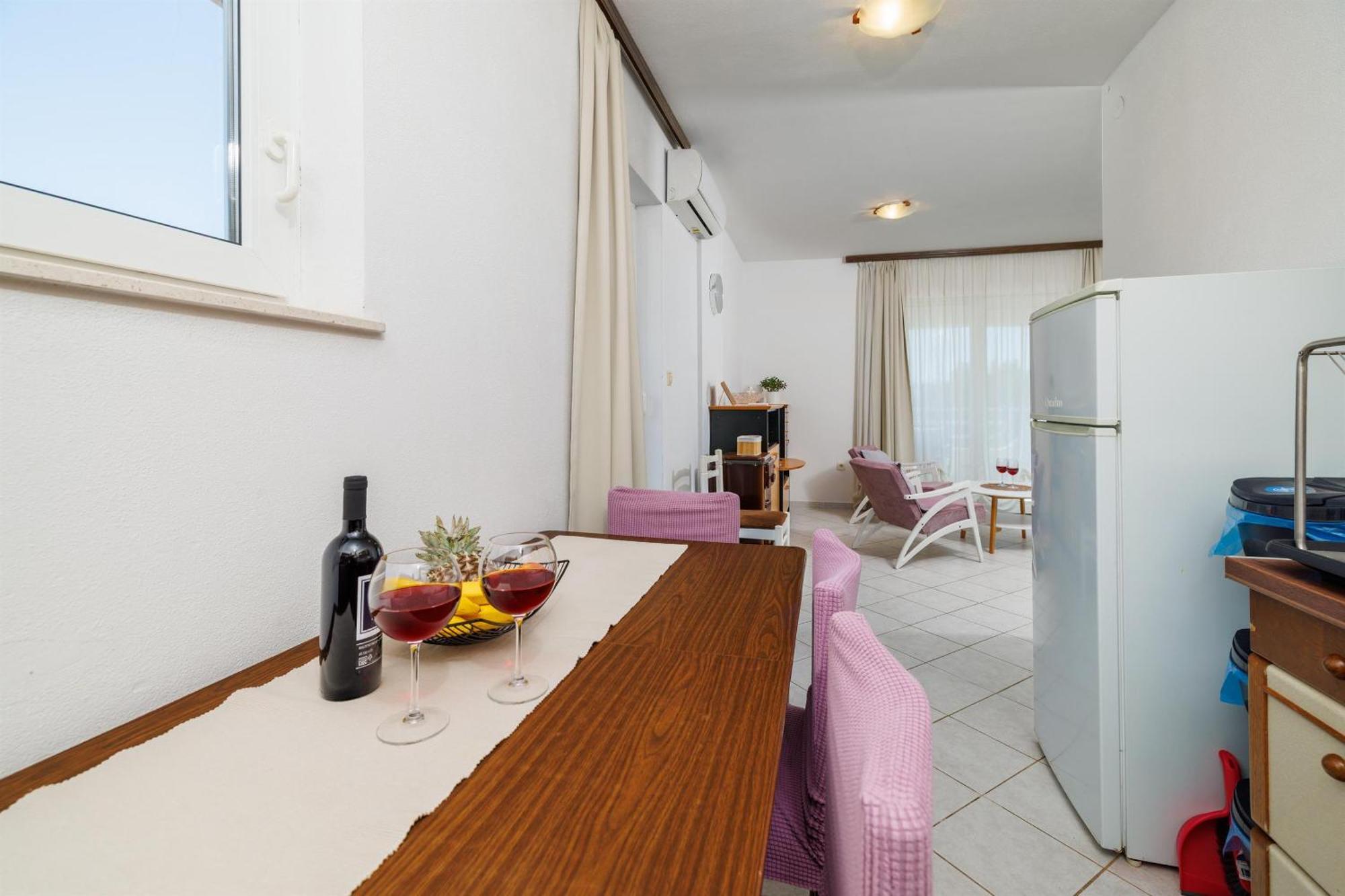 Apartments Snjezana Novi Vinodolski Exteriör bild