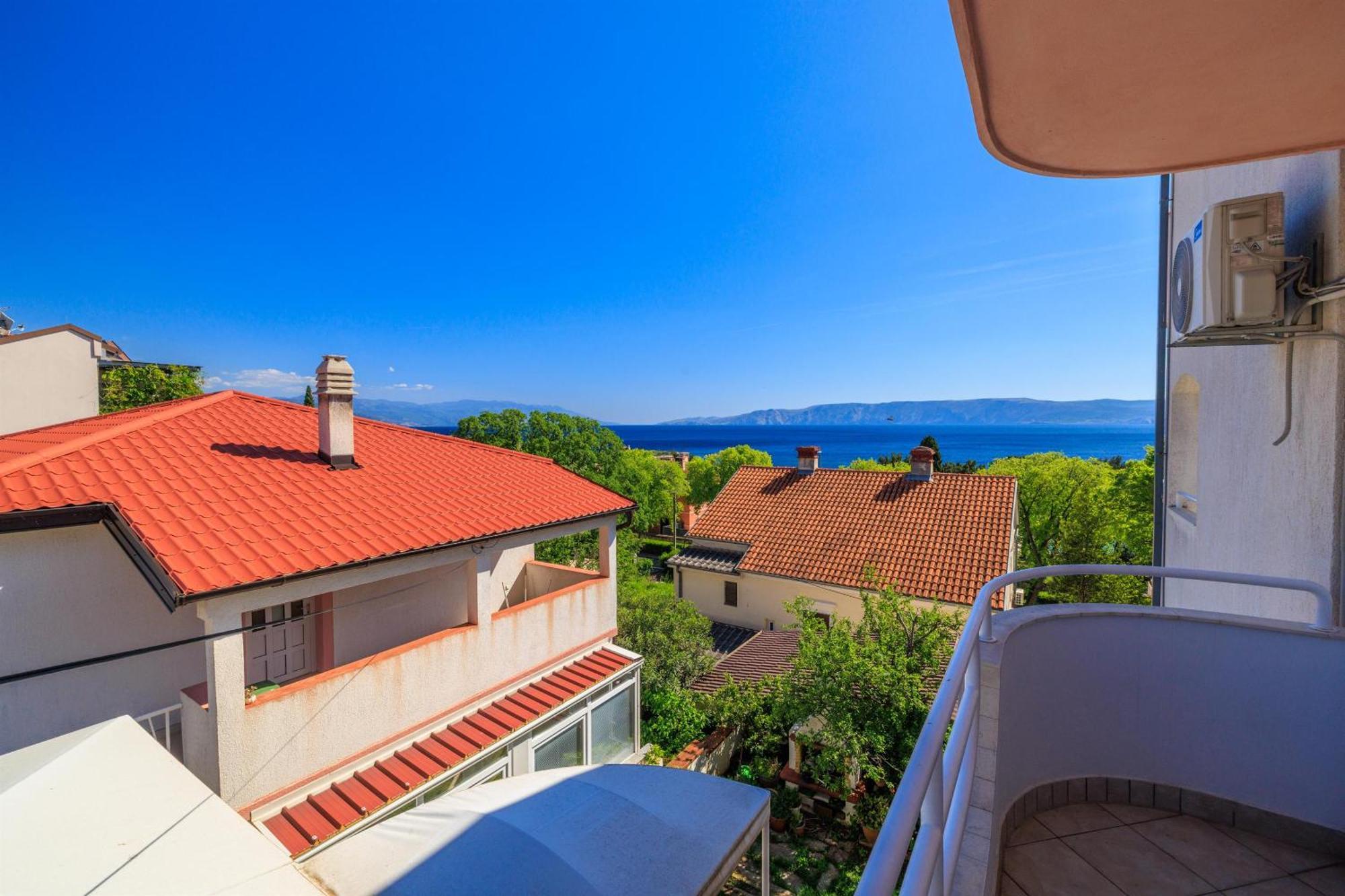 Apartments Snjezana Novi Vinodolski Exteriör bild